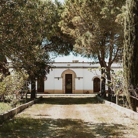 Bio-Agriturismo Masseria La Palombara サルヴェ エクステリア 写真