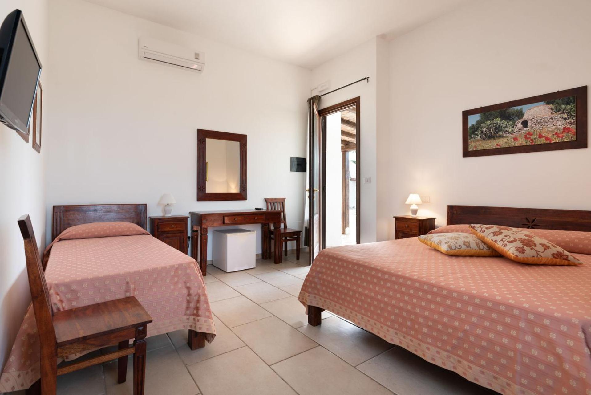 Bio-Agriturismo Masseria La Palombara サルヴェ エクステリア 写真