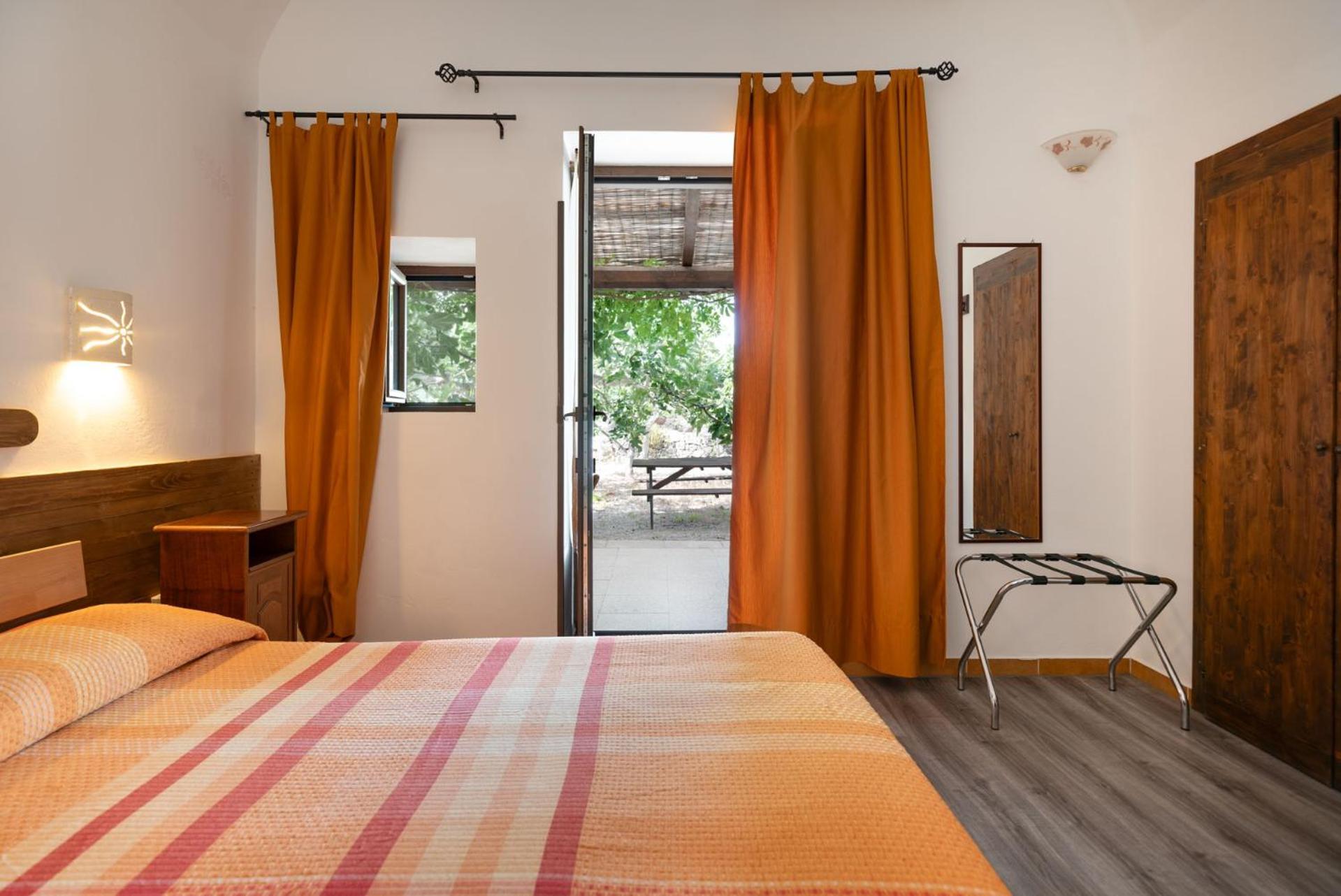 Bio-Agriturismo Masseria La Palombara サルヴェ エクステリア 写真