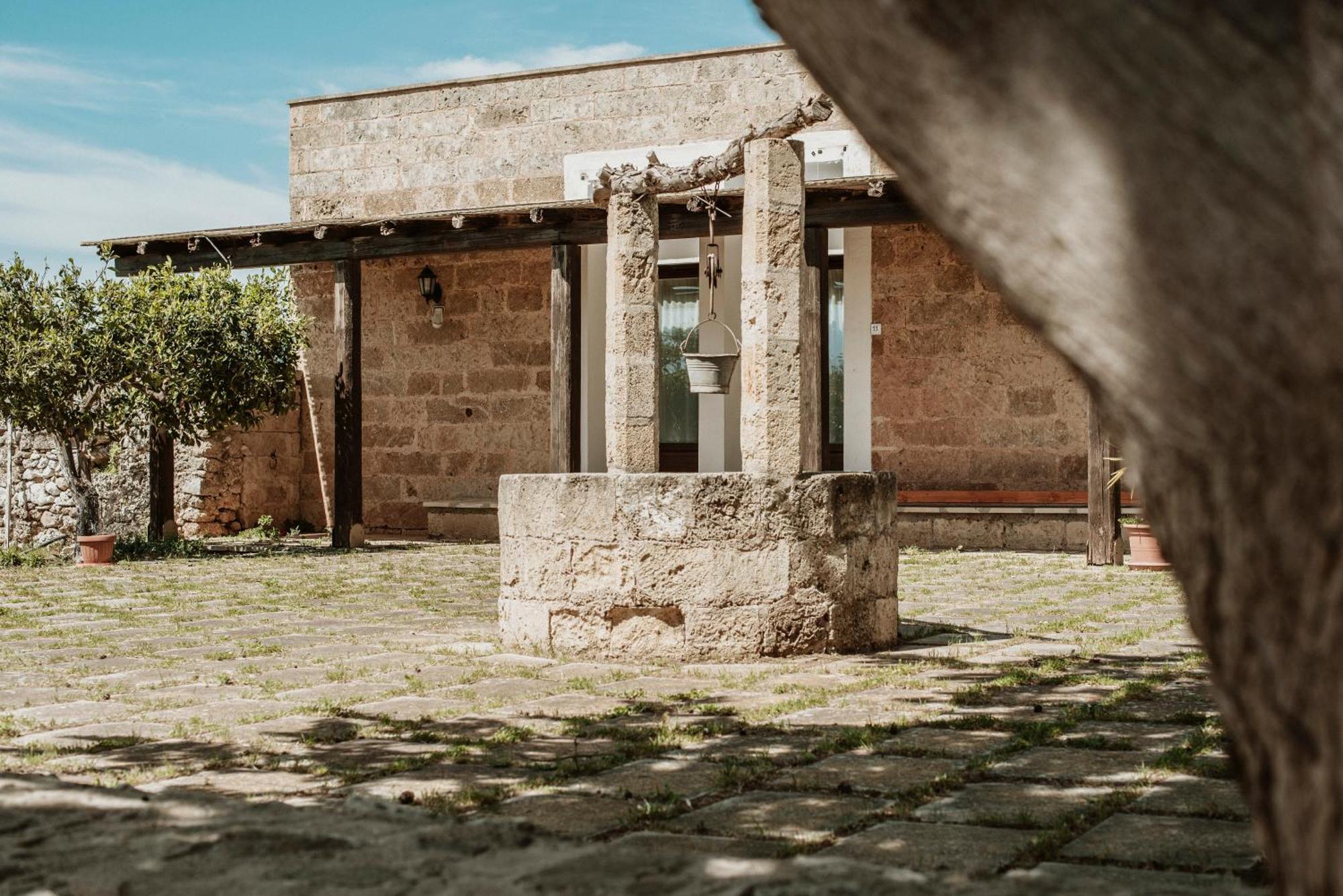 Bio-Agriturismo Masseria La Palombara サルヴェ エクステリア 写真