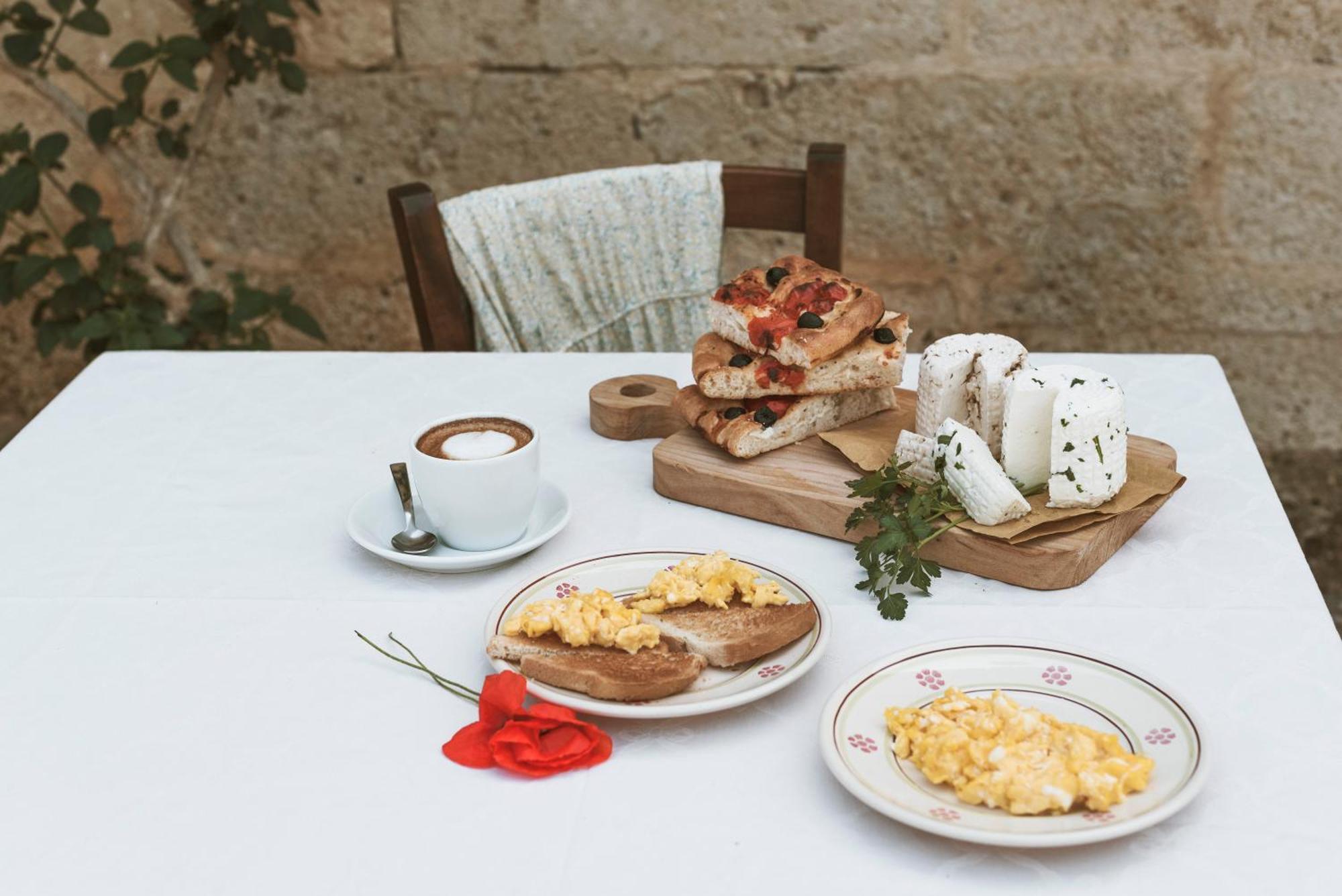 Bio-Agriturismo Masseria La Palombara サルヴェ エクステリア 写真