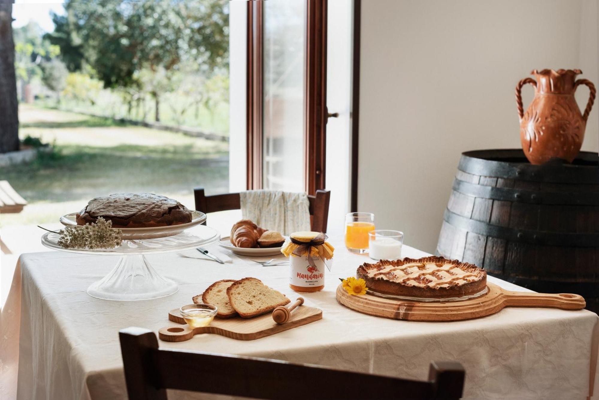 Bio-Agriturismo Masseria La Palombara サルヴェ エクステリア 写真