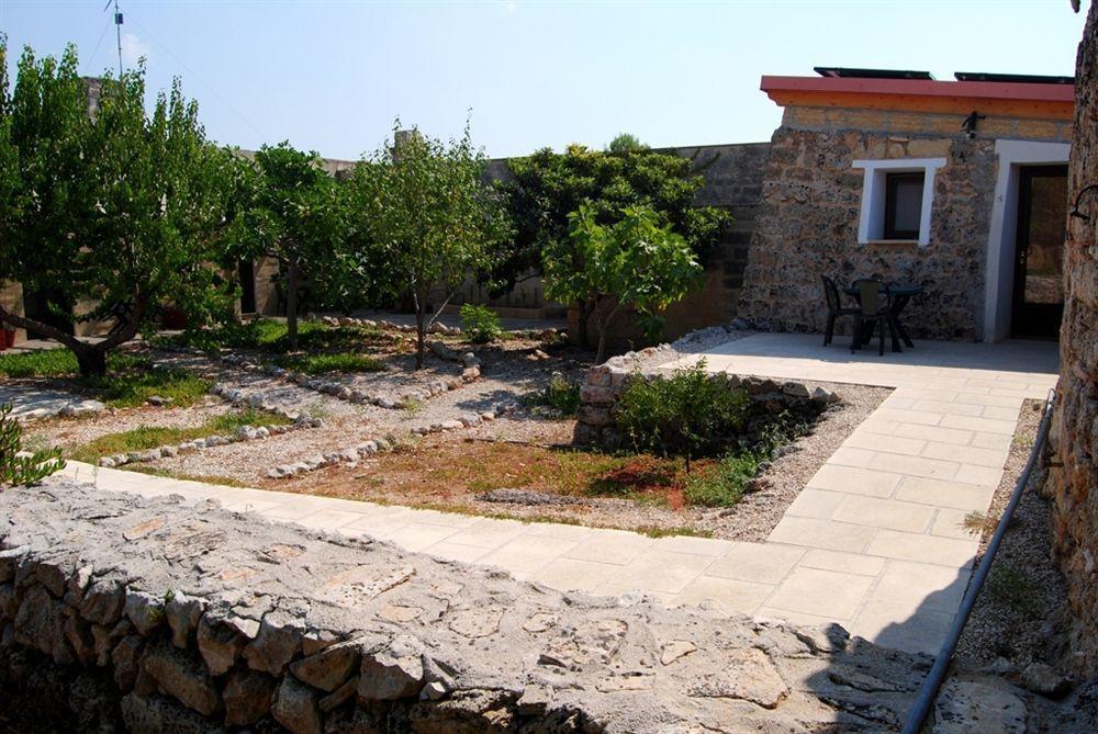 Bio-Agriturismo Masseria La Palombara サルヴェ エクステリア 写真