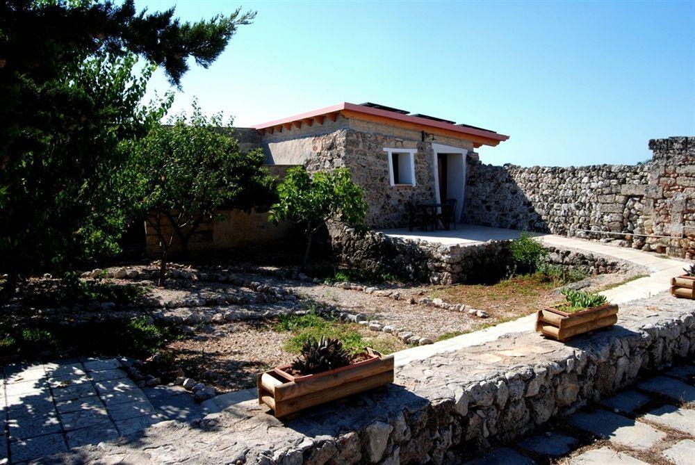 Bio-Agriturismo Masseria La Palombara サルヴェ エクステリア 写真
