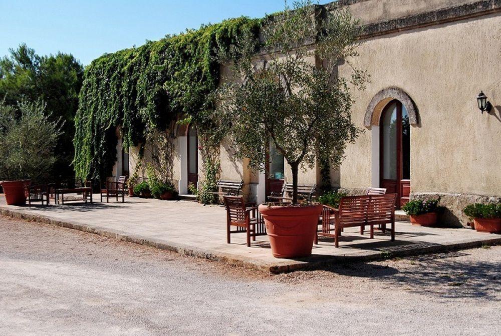 Bio-Agriturismo Masseria La Palombara サルヴェ エクステリア 写真