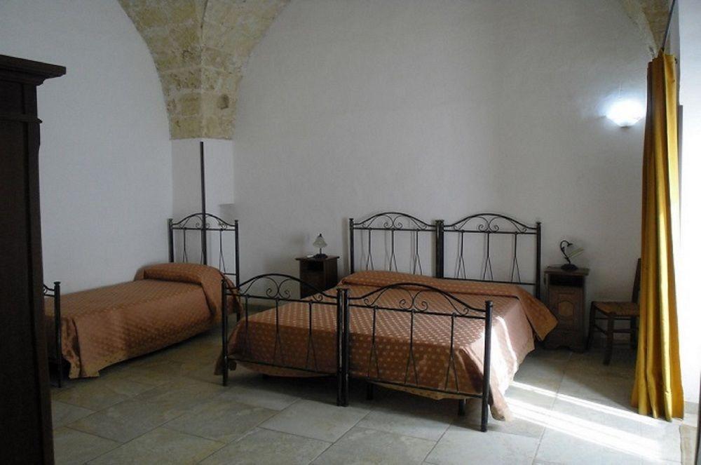 Bio-Agriturismo Masseria La Palombara サルヴェ エクステリア 写真